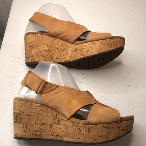 Clarks Artisan 9M Tan Cork Wedge Sandals Fabric 3.5 Inch Heel - Picture 3 of 7